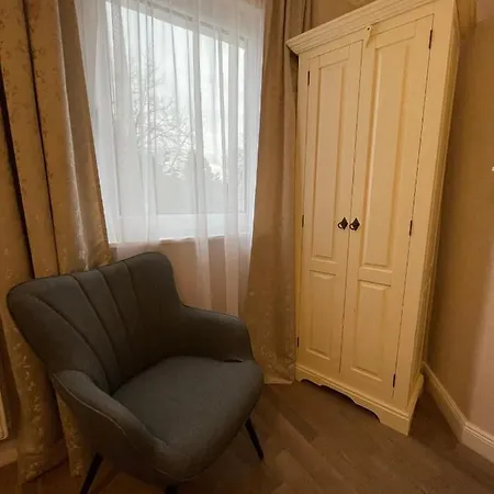 Kolossos Zum Sporthafen * 노이스