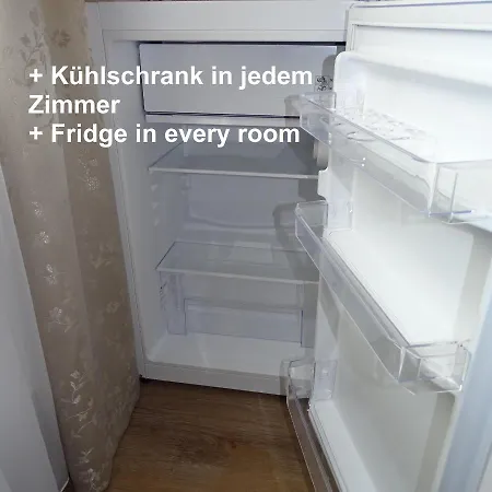 Kolossos Zum Sporthafen * Neuss